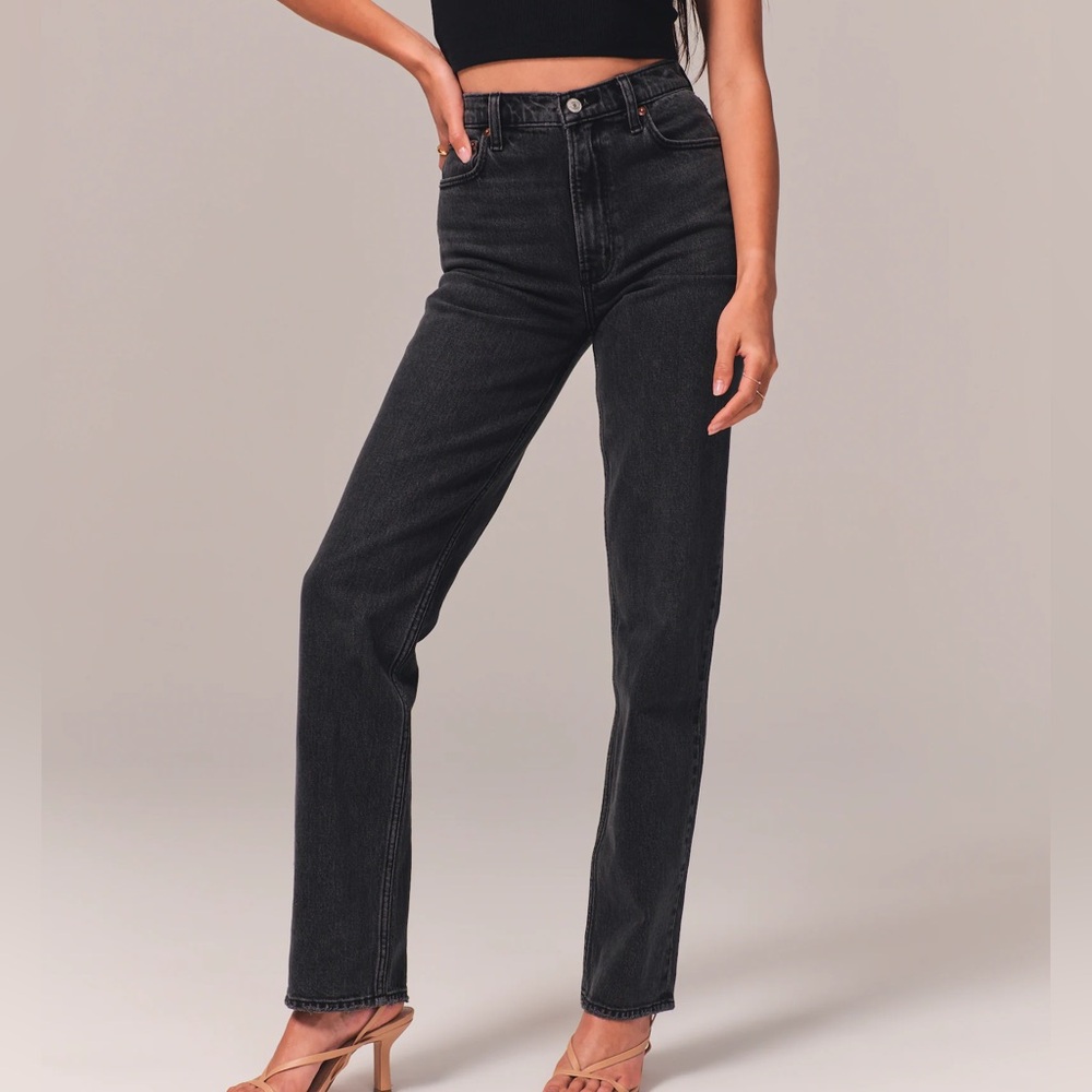 A&F Ultra High Rise 90s Straight Jean Black Size 26S